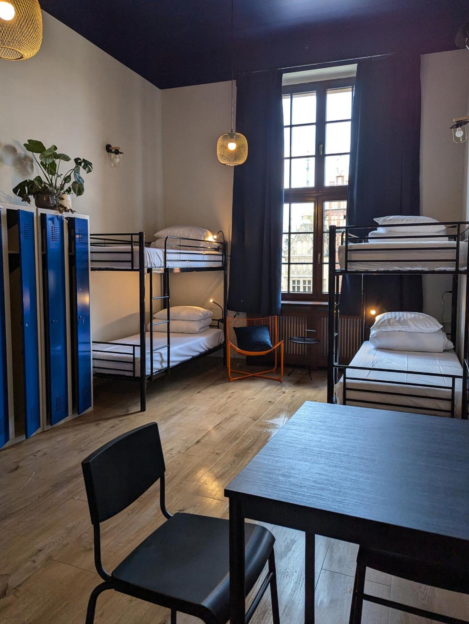 Rynek 30 Hostel Вроцлав Екстер'єр фото