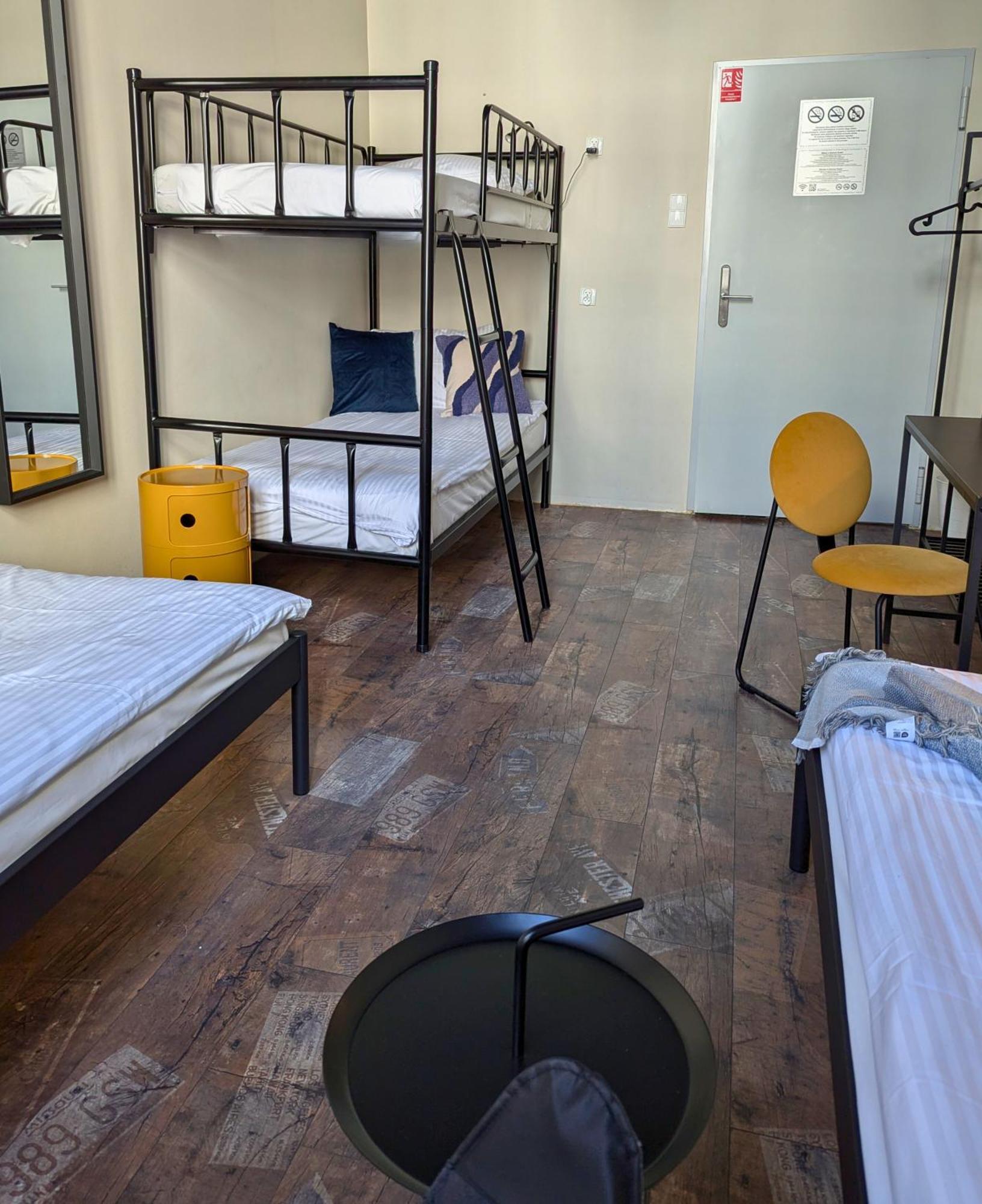 Rynek 30 Hostel Вроцлав Екстер'єр фото